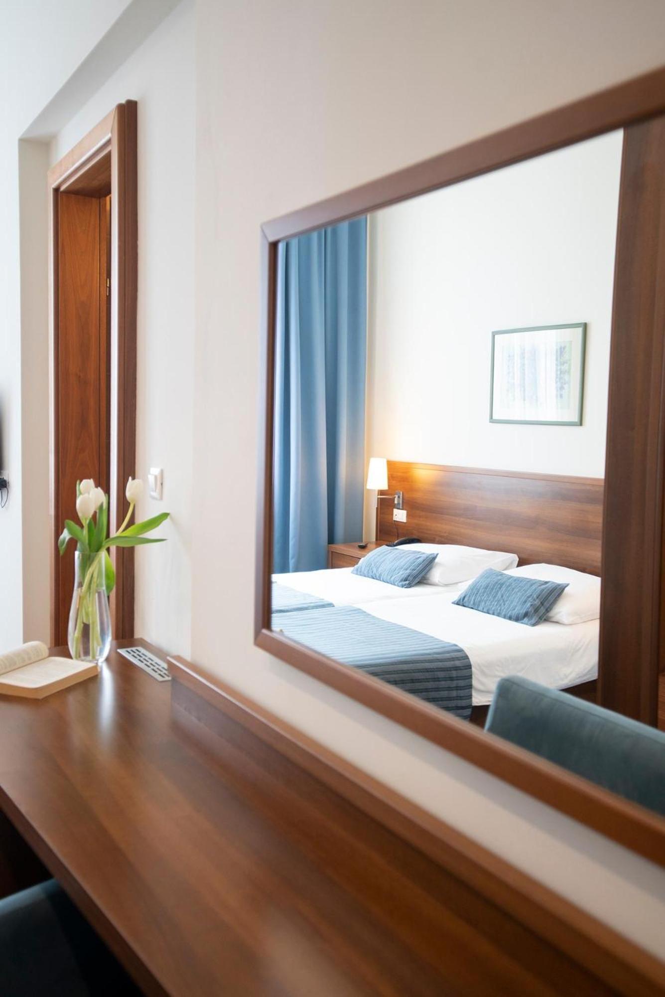 Aminess Vival Velaris Resort Supetar Eksteriør billede