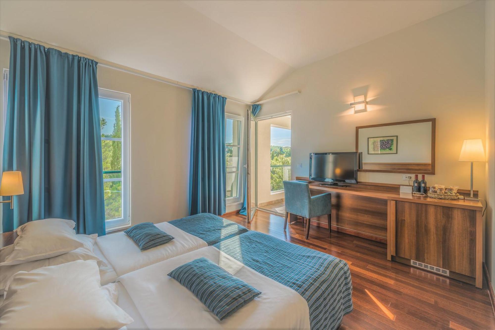 Aminess Vival Velaris Resort Supetar Eksteriør billede
